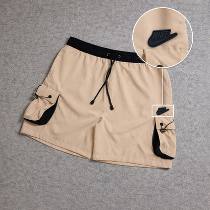 SHORT CARGO FOLLER COM REGULADOR BEGE com patch Nike Preto