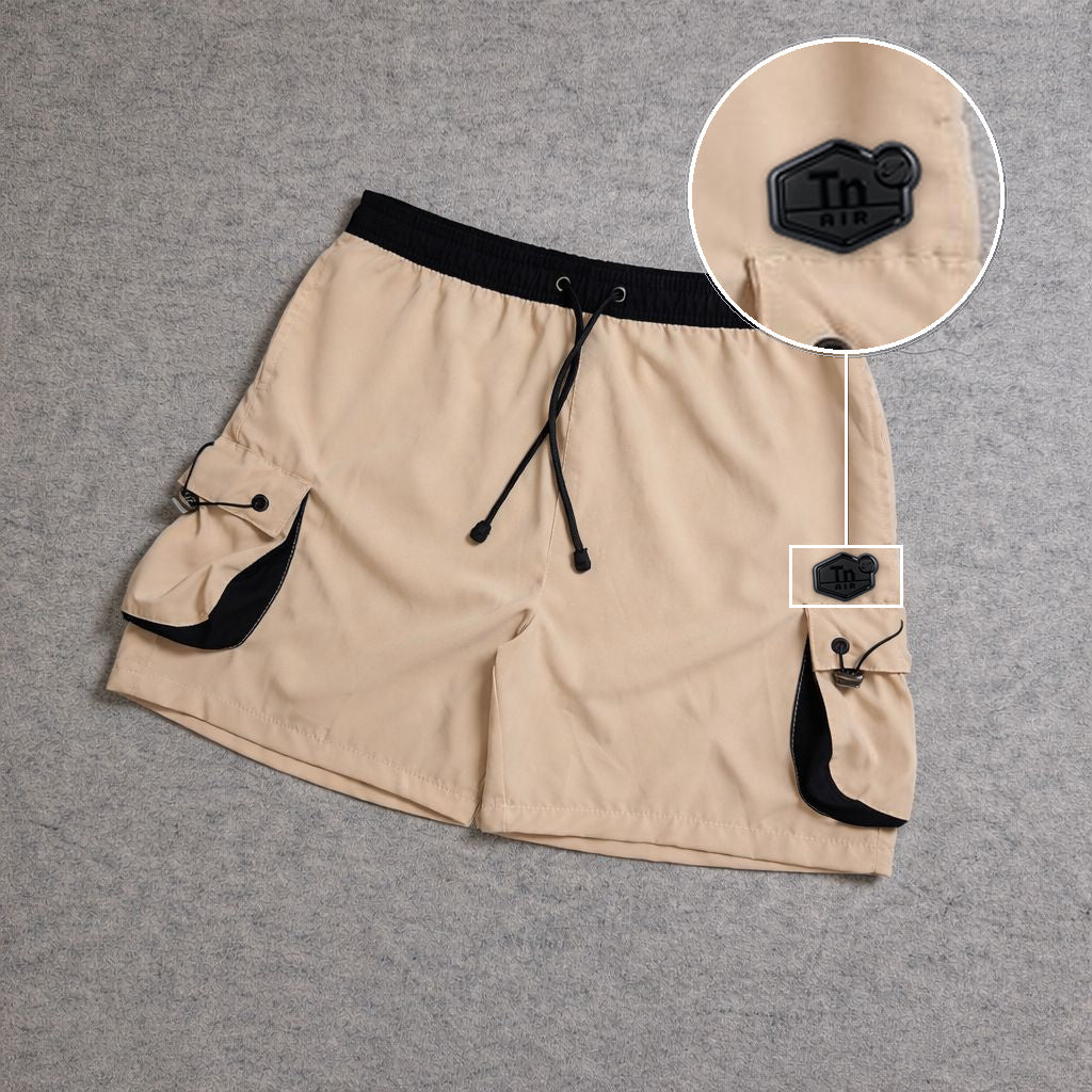 SHORT CARGO FOLLER COM REGULADOR BEGE com patch Tn Resinado Preto