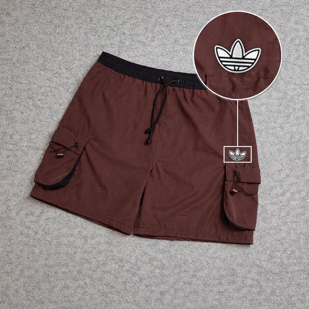SHORT CARGO FOLLER COM REGULADOR MARROM com patch Adidas P B