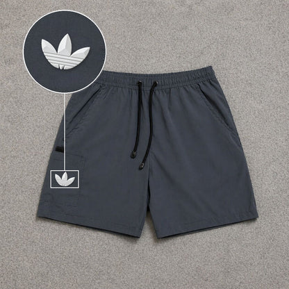 Short Cargo Street com Bolso Funcional Cinza com patch Adidas Branco