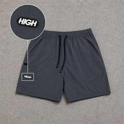 Short Cargo Street com Bolso Funcional Cinza com patch High Resina Oval Preta