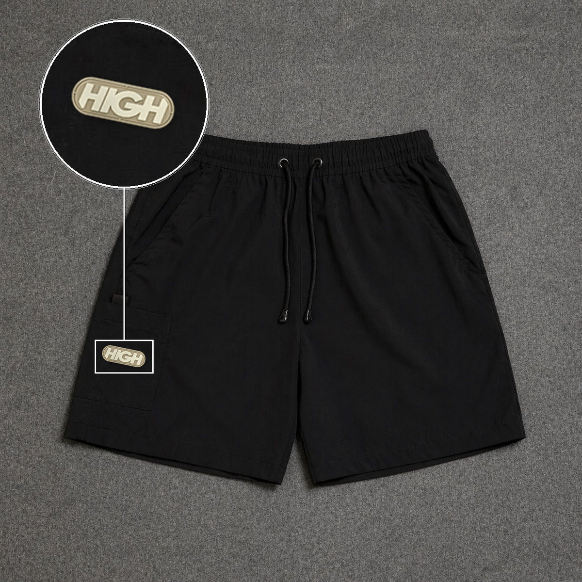Short Cargo Street com Bolso Funcional Preto com patch High Resina Oval Bege