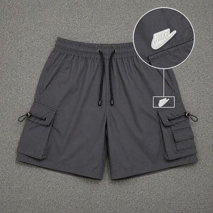 Short Cargo Streetwear Dual Pocket Cinza Chumbo com patch Nike Branco