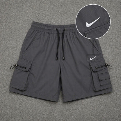 Short Cargo Streetwear Dual Pocket Cinza Chumbo com patch Nike Swoosh Branco