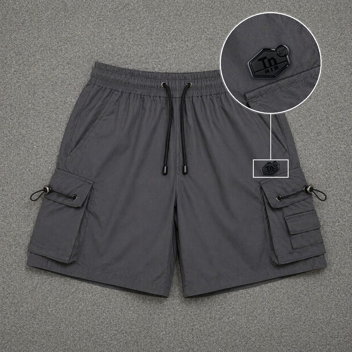 Short Cargo Streetwear Dual Pocket Cinza Chumbo com patch Tn Resinado Preto