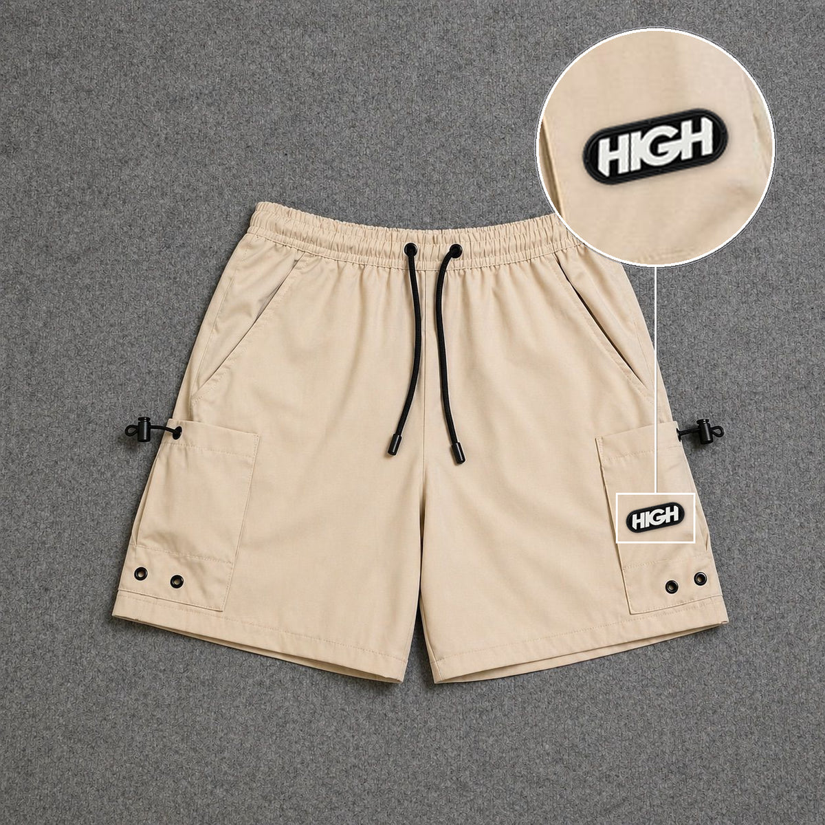 Short Cargo Streetwear Urban com Bolsos Laterais Bege com patch High Resina Oval Preta