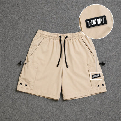 Short Cargo Streetwear Urban com Bolsos Laterais Bege com patch Thug Nine Retangular