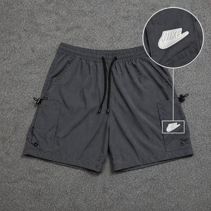Short Cargo Streetwear Urban com Bolsos Laterais Cinza com patch Nike Branco