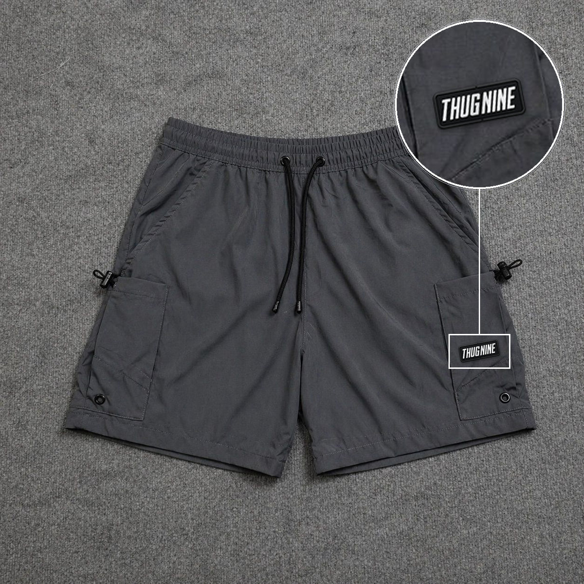 Short Cargo Streetwear Urban com Bolsos Laterais Cinza com patch Thug Nine Retangular