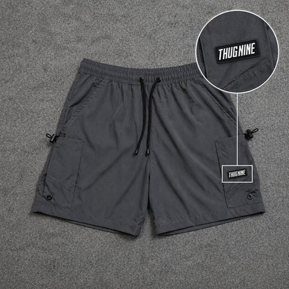 Short Cargo Streetwear Urban com Bolsos Laterais Cinza com patch Thug Nine Retangular