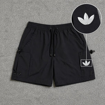 Short Cargo Streetwear Urban com Bolsos Laterais Preto com patch Adidas Branco