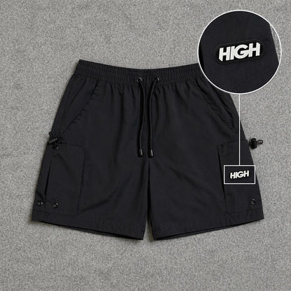 Short Cargo Streetwear Urban com Bolsos Laterais Preto com patch High Resina Oval Preta
