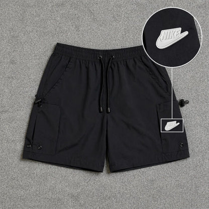 Short Cargo Streetwear Urban com Bolsos Laterais Preto com patch Nike Branco