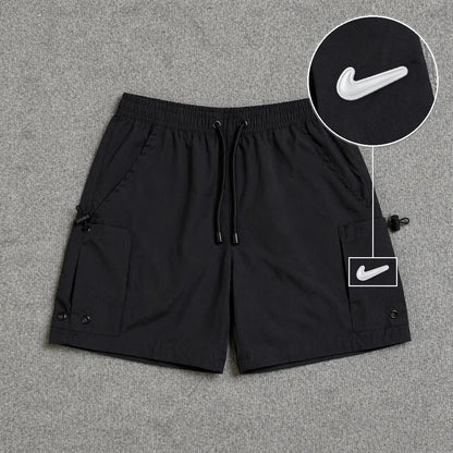 Short Cargo Streetwear Urban com Bolsos Laterais Preto com patch Nike Facao Sp Branca