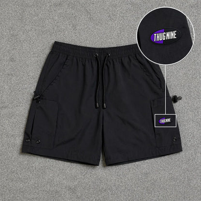 Short Cargo Streetwear Urban com Bolsos Laterais Preto com patch Thug Nine Oval Preto Com Roxo