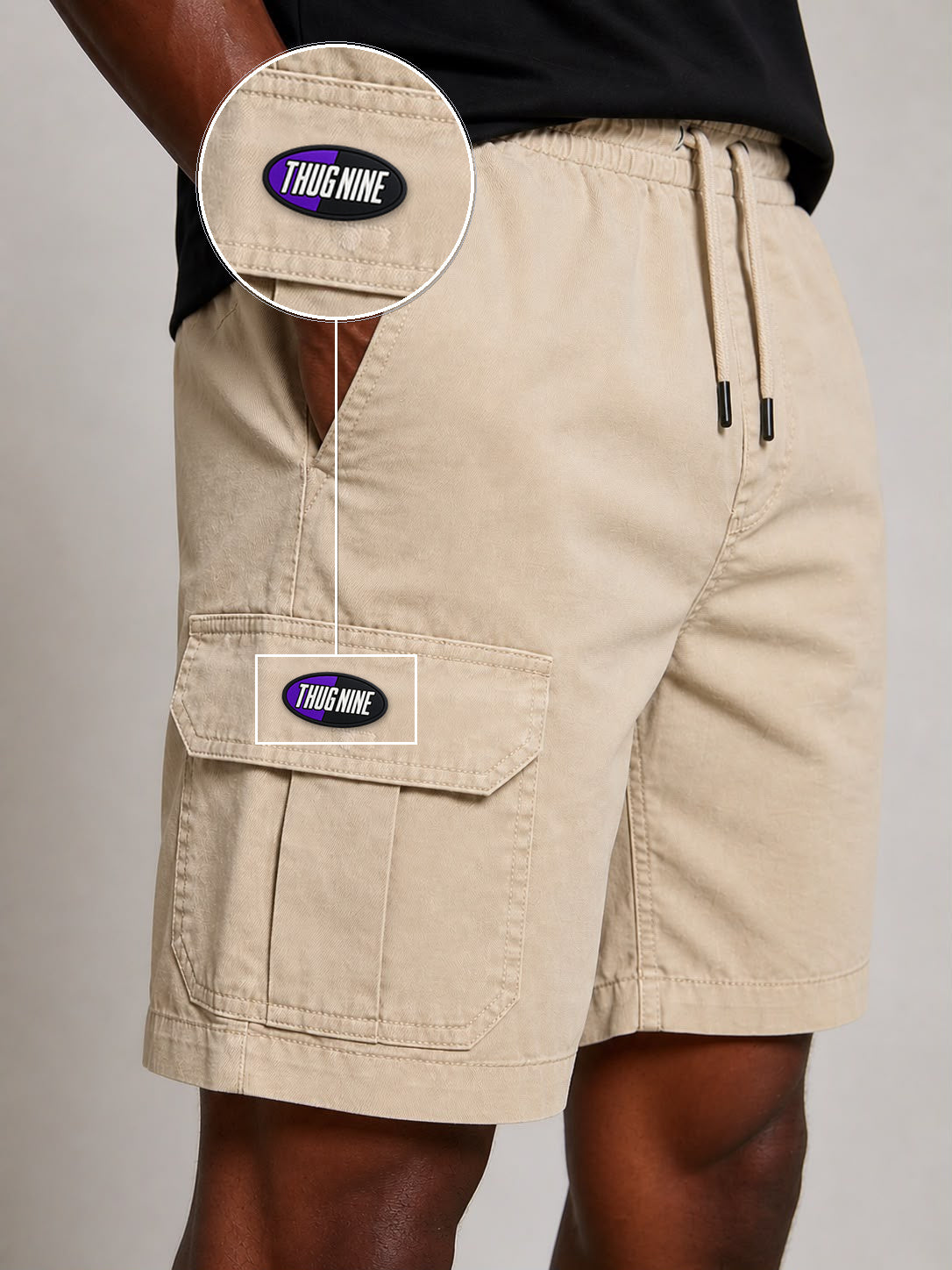 SHORT SARJA CARGO AREIA com patch Thug Nine Oval Preto Com Roxo