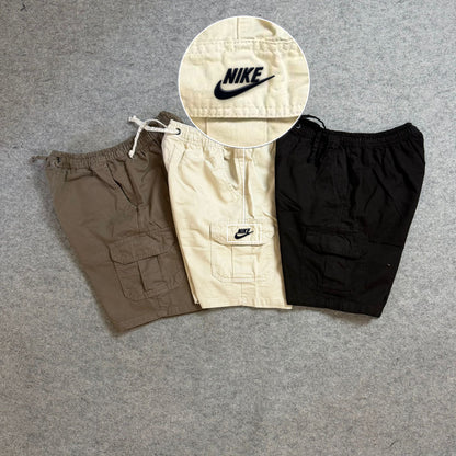 SHORT SARJA CARGO com patch Nike Escrita Sp Preto